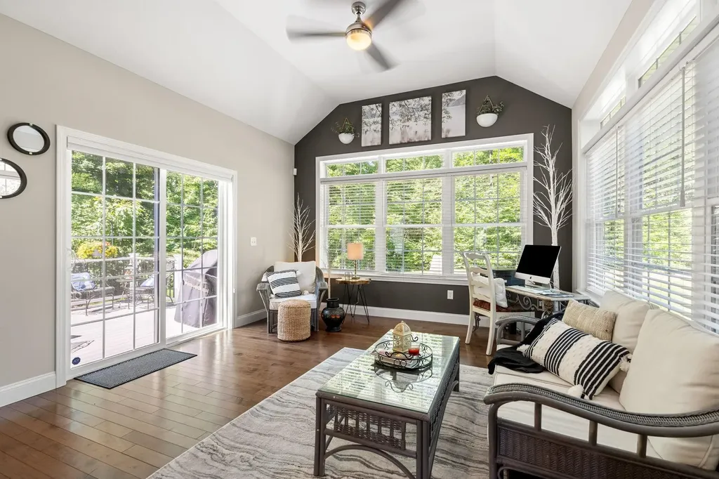 14 Churchill Drive Hooksett NH 03106