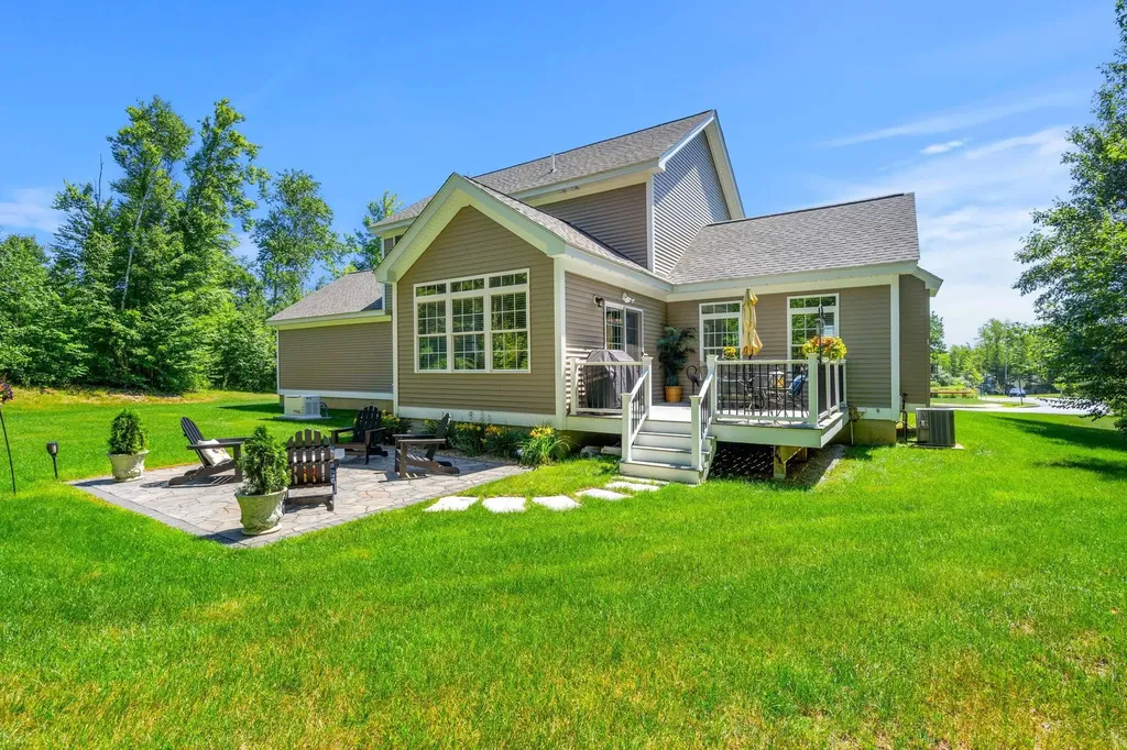 14 Churchill Drive Hooksett NH 03106
