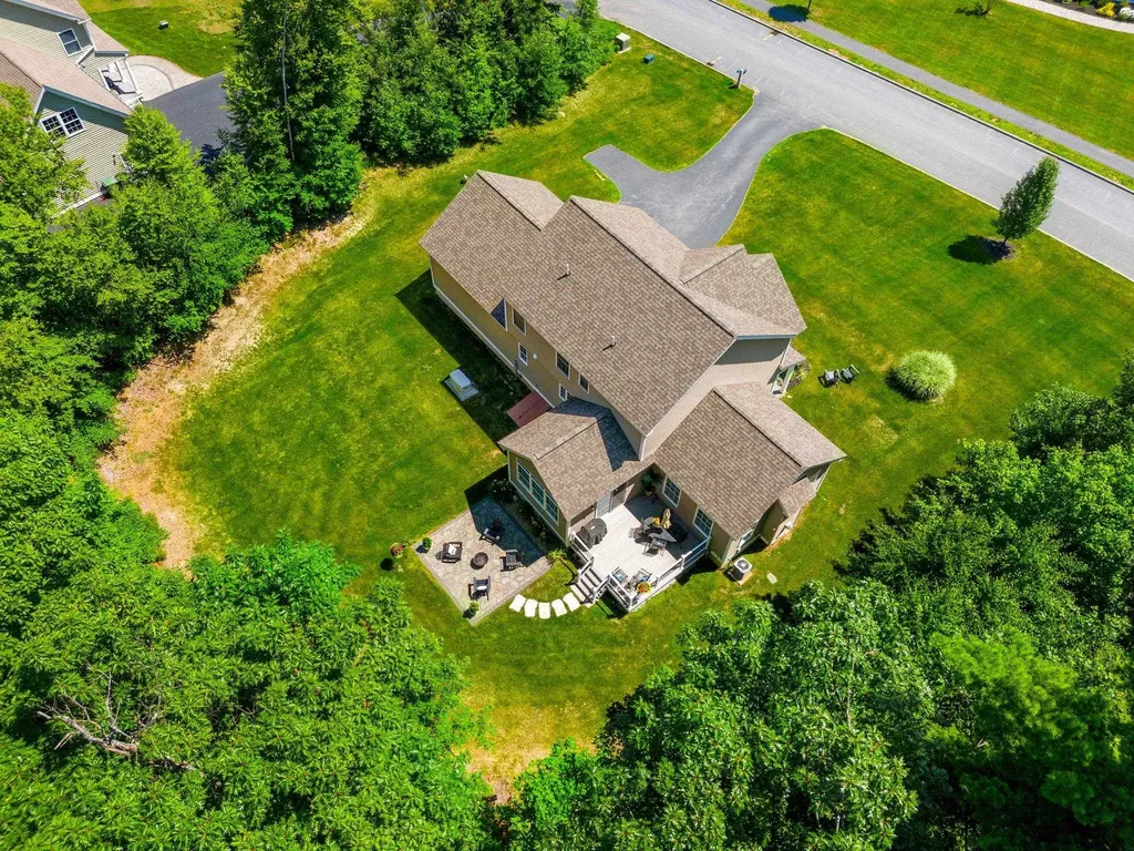 14 Churchill Drive Hooksett NH 03106