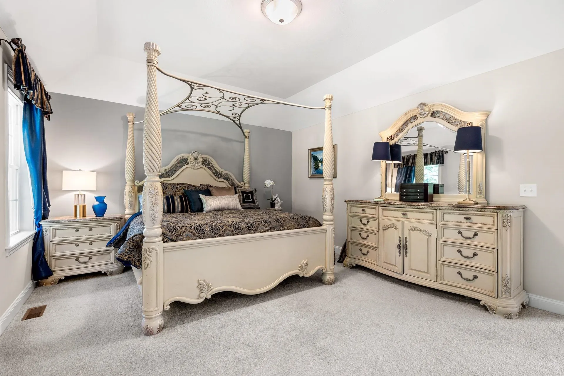 14 Churchill Drive Hooksett NH 03106