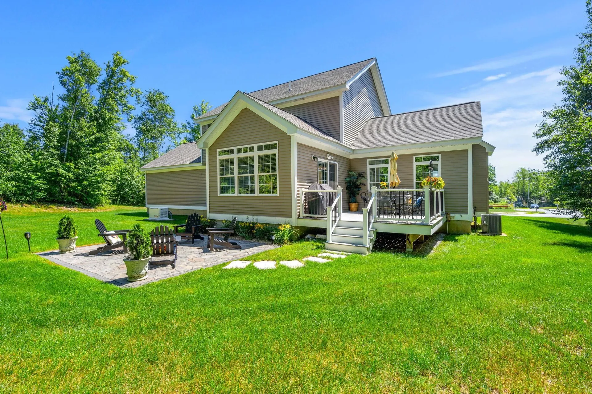 14 Churchill Drive Hooksett NH 03106