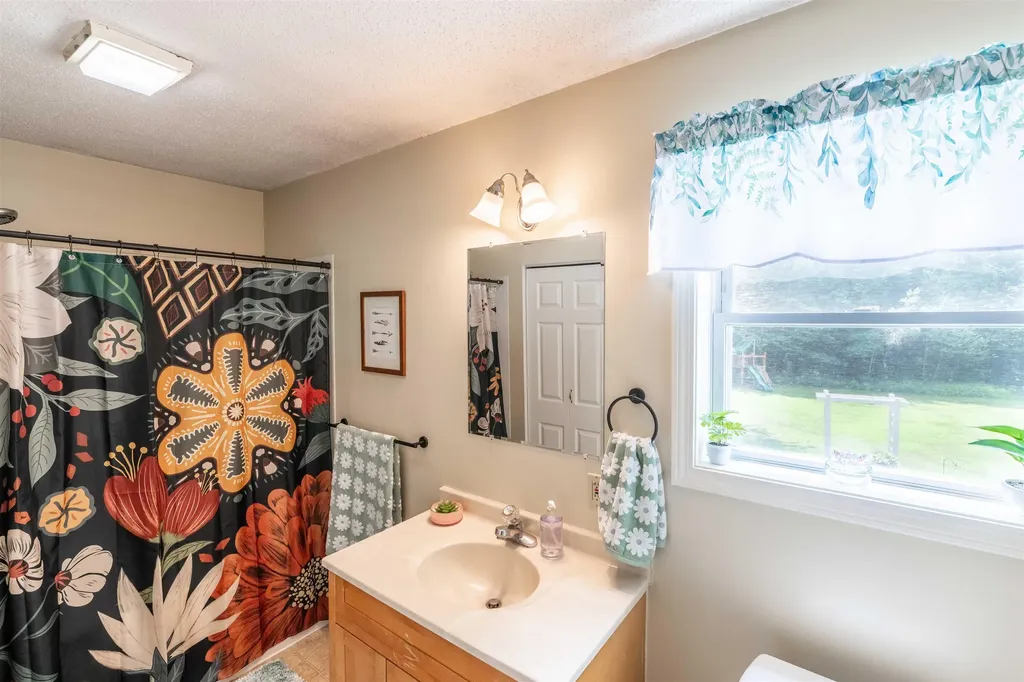 42 Arron Road Piermont NH 03779