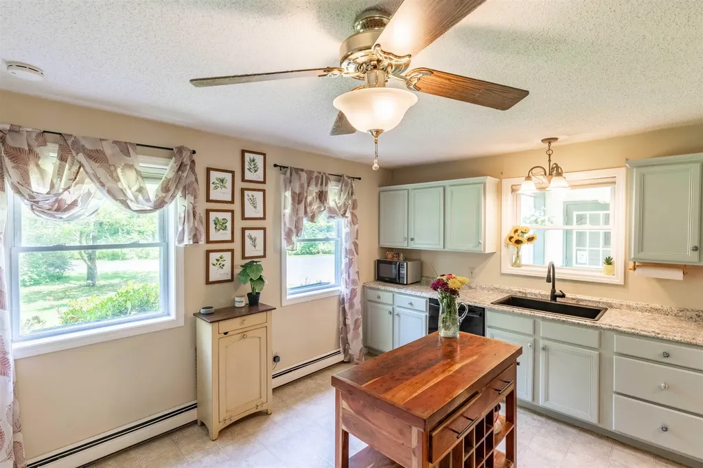 42 Arron Road Piermont NH 03779