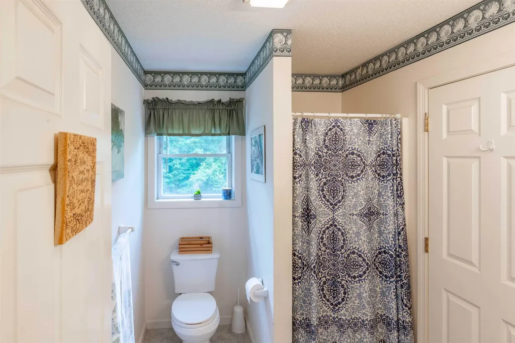 42 Arron Road Piermont NH 03779