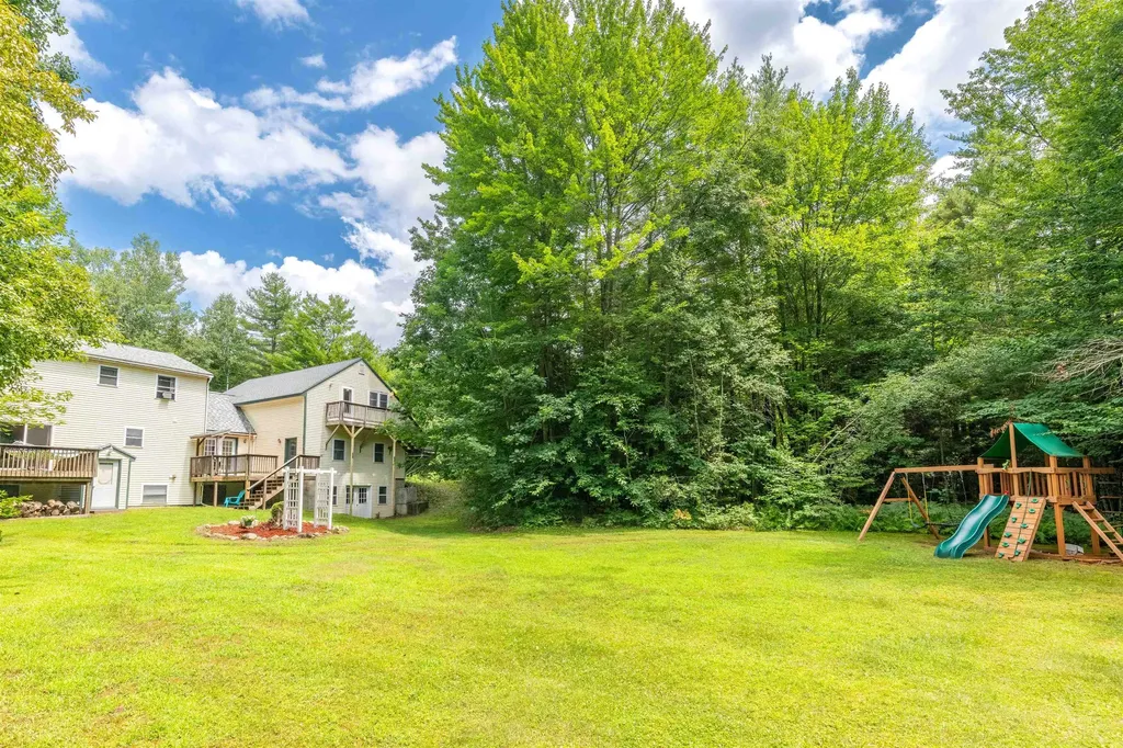 42 Arron Road Piermont NH 03779