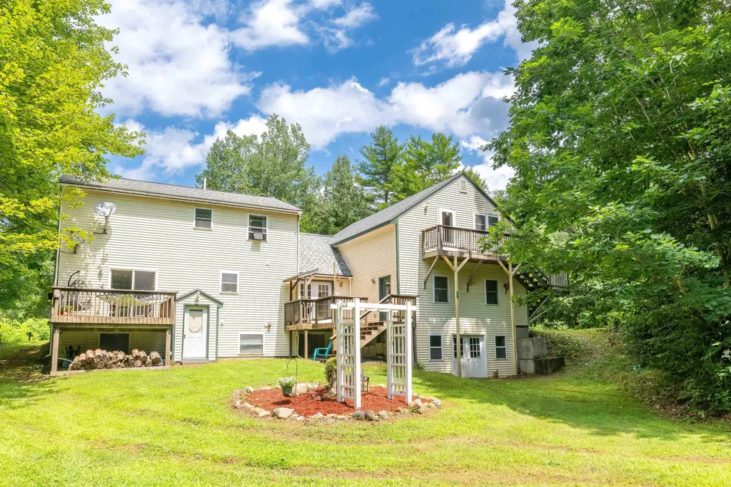 42 Arron Road Piermont NH 03779