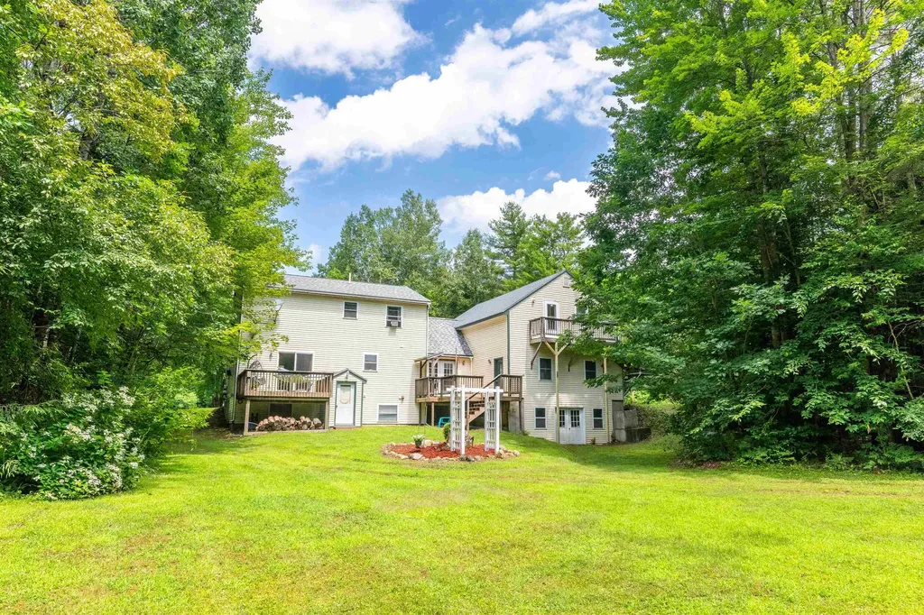 42 Arron Road Piermont NH 03779