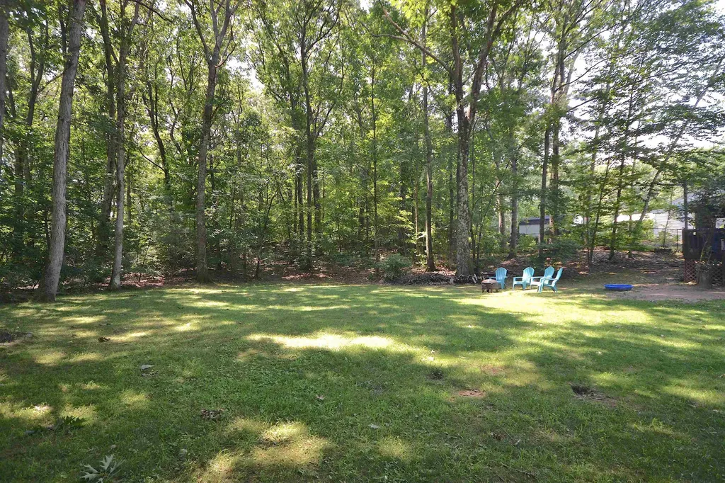 13 Woodhenge Circle Londonderry NH 03053