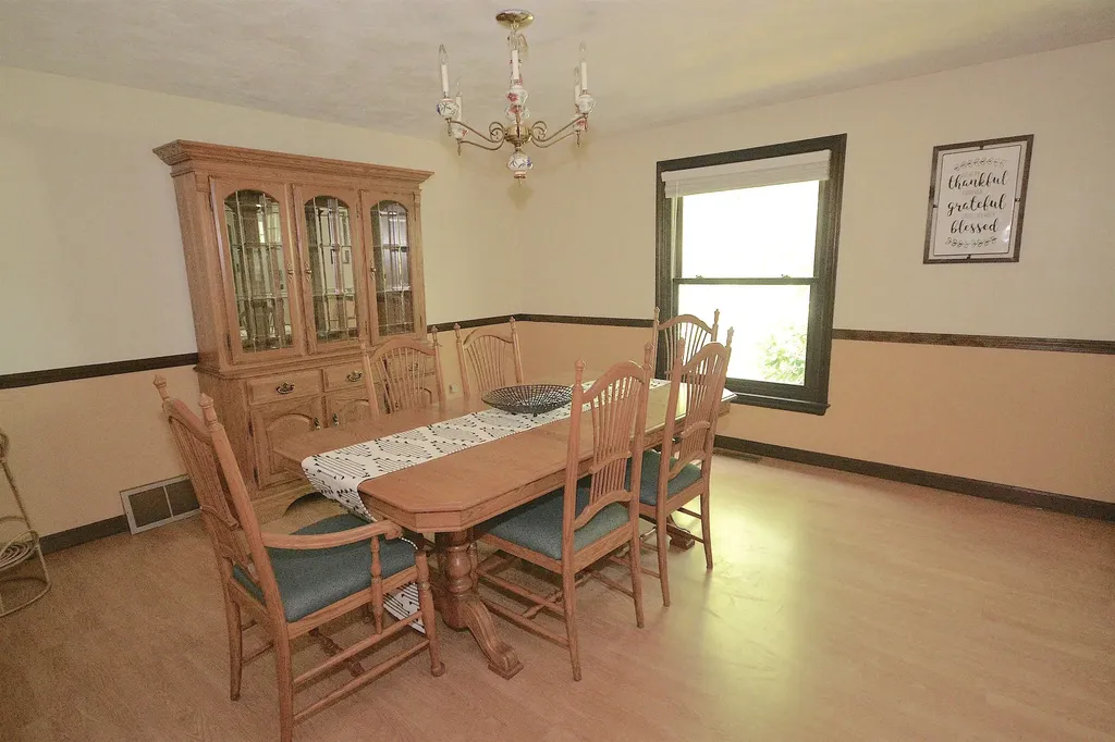 13 Woodhenge Circle Londonderry NH 03053