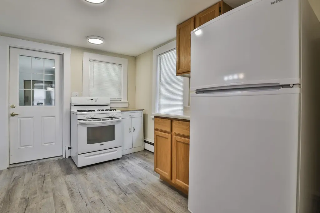 166 Rockingham Road Auburn NH 03032