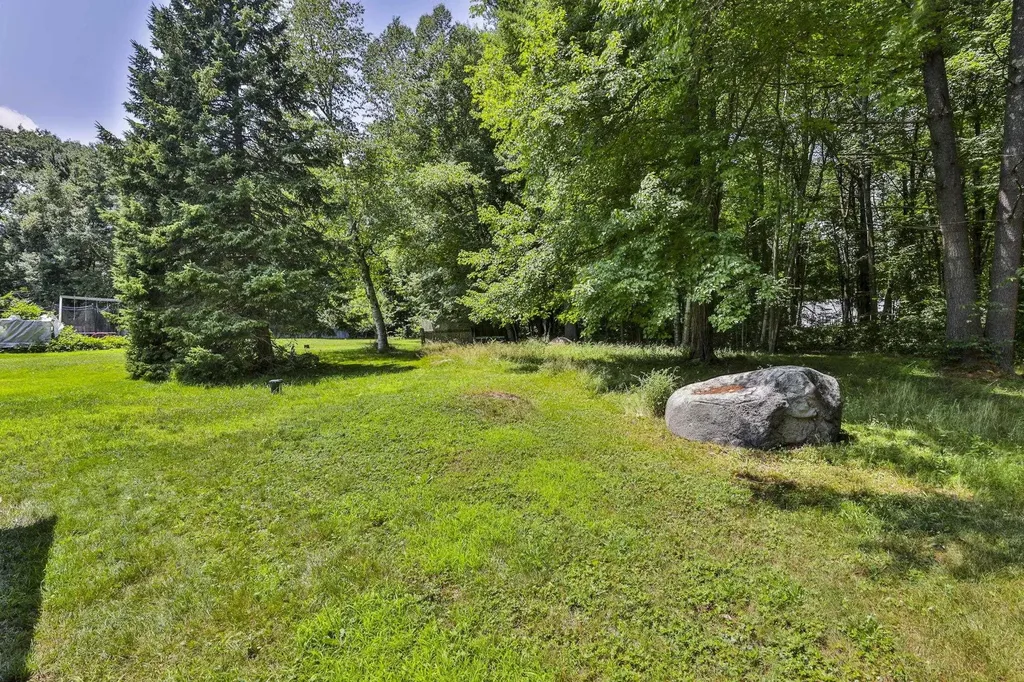 166 Rockingham Road Auburn NH 03032