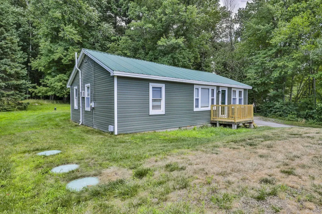 166 Rockingham Road Auburn NH 03032