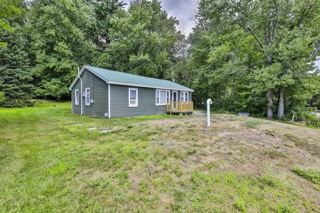 166 Rockingham Road Auburn NH 03032