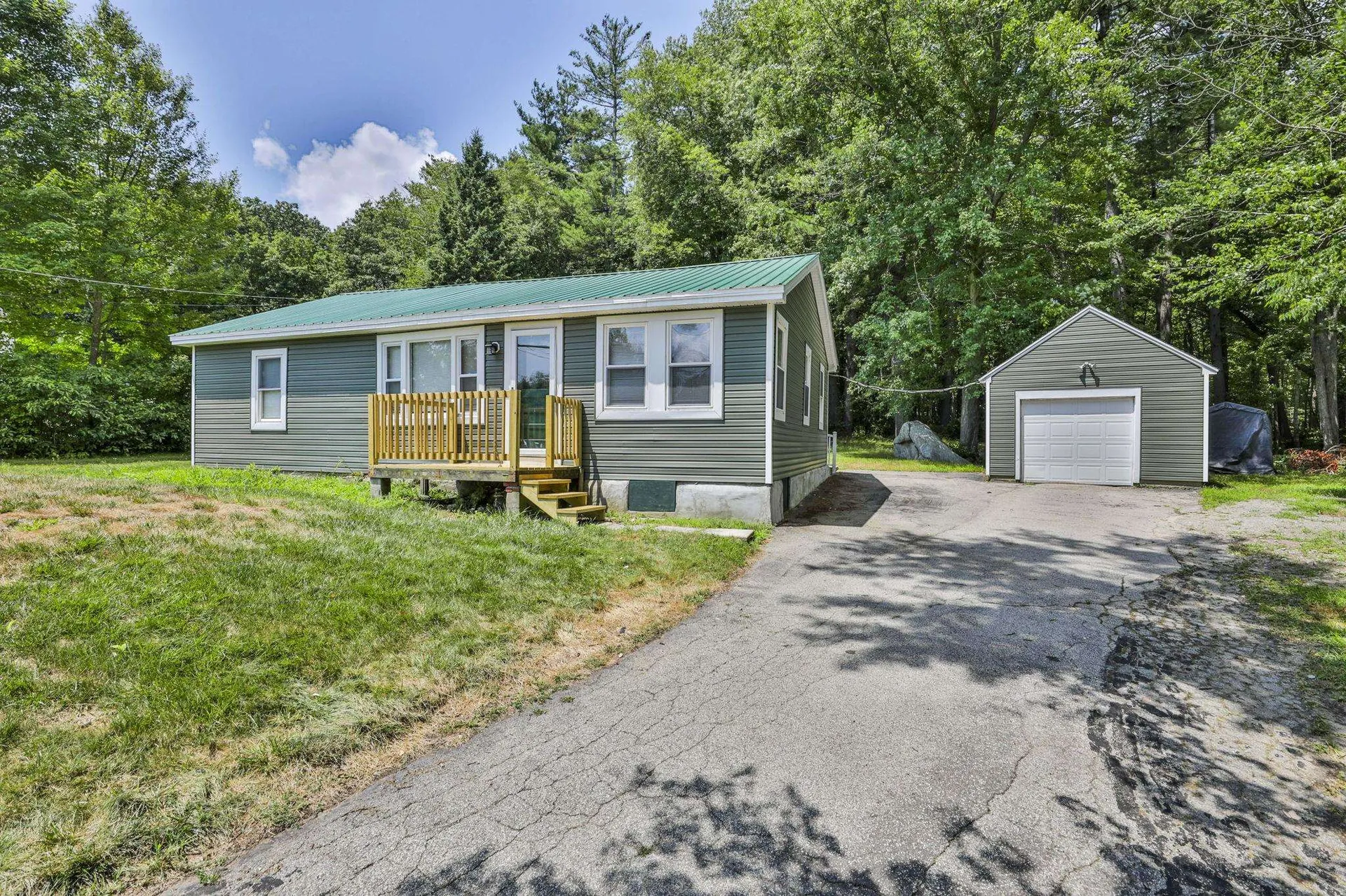 166 Rockingham Road Auburn NH 03032