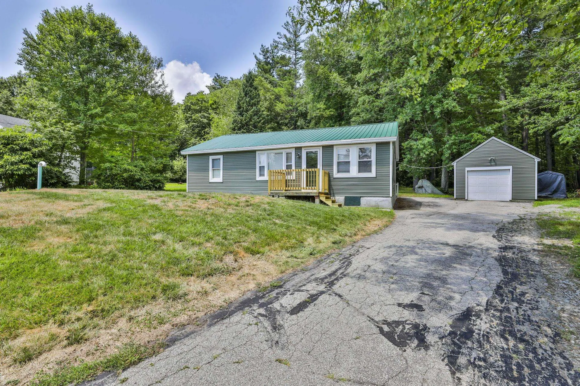 166 Rockingham Road Auburn NH 03032
