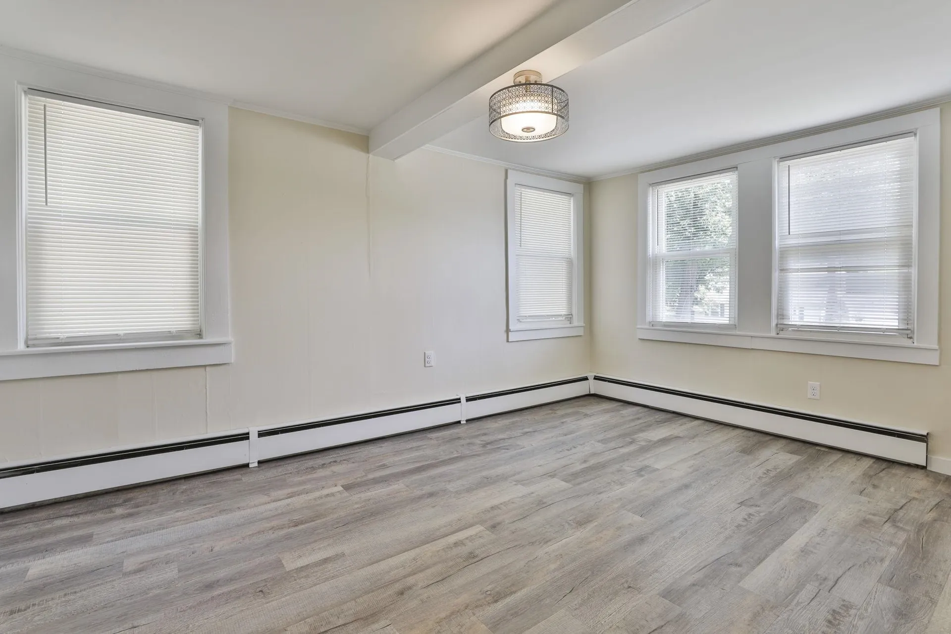 166 Rockingham Road Auburn NH 03032