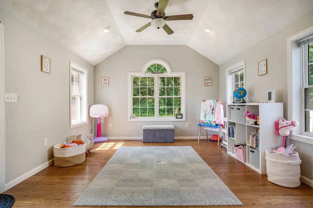 60 Nathaniel Drive Portsmouth NH 03801