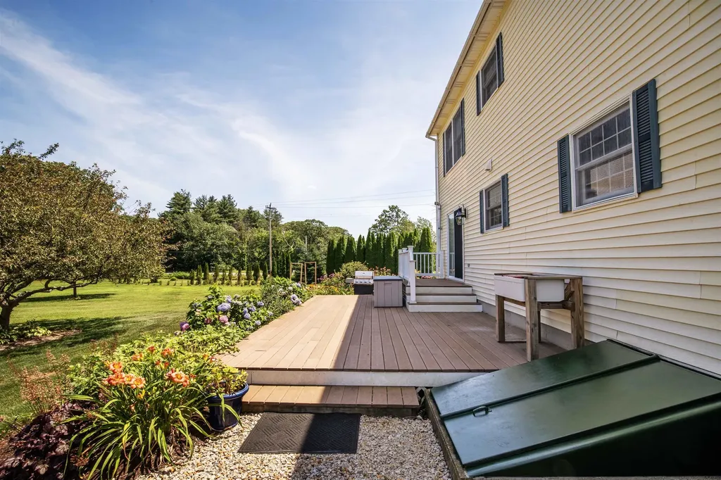 177 Sandown Road Chester NH 03036