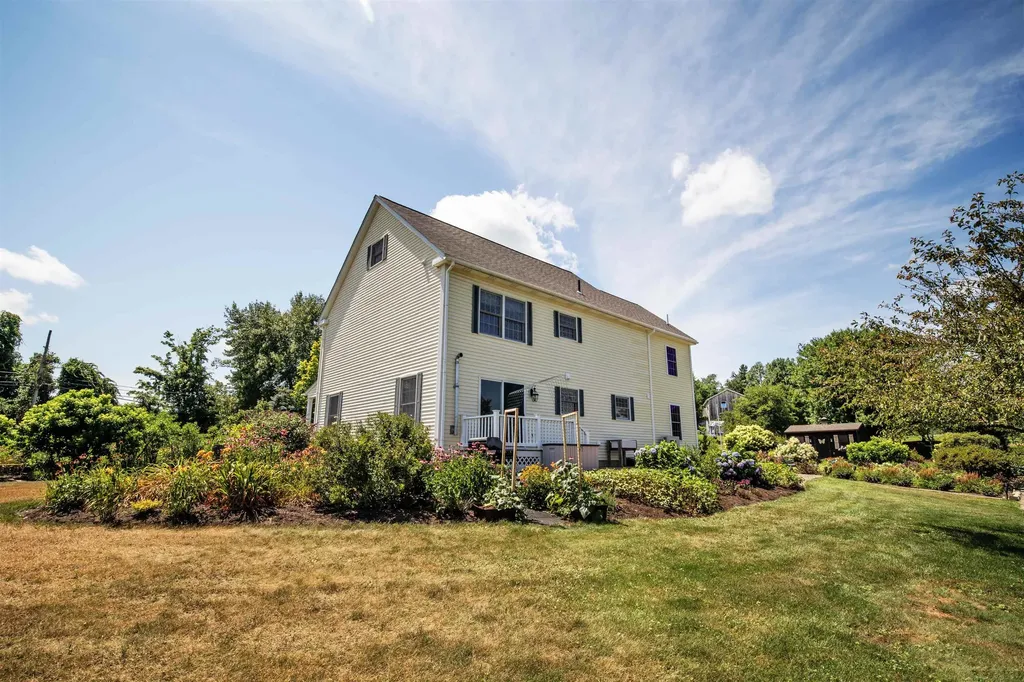 177 Sandown Road Chester NH 03036