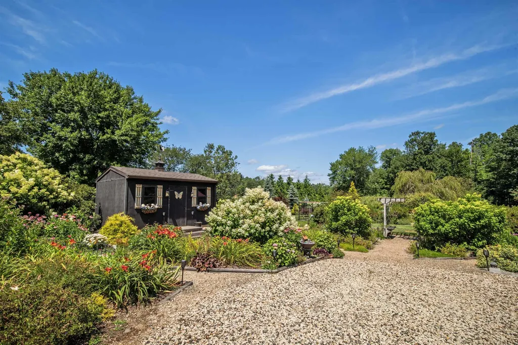 177 Sandown Road Chester NH 03036
