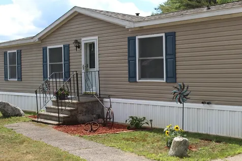 3 Violet Court Rochester NH 03867