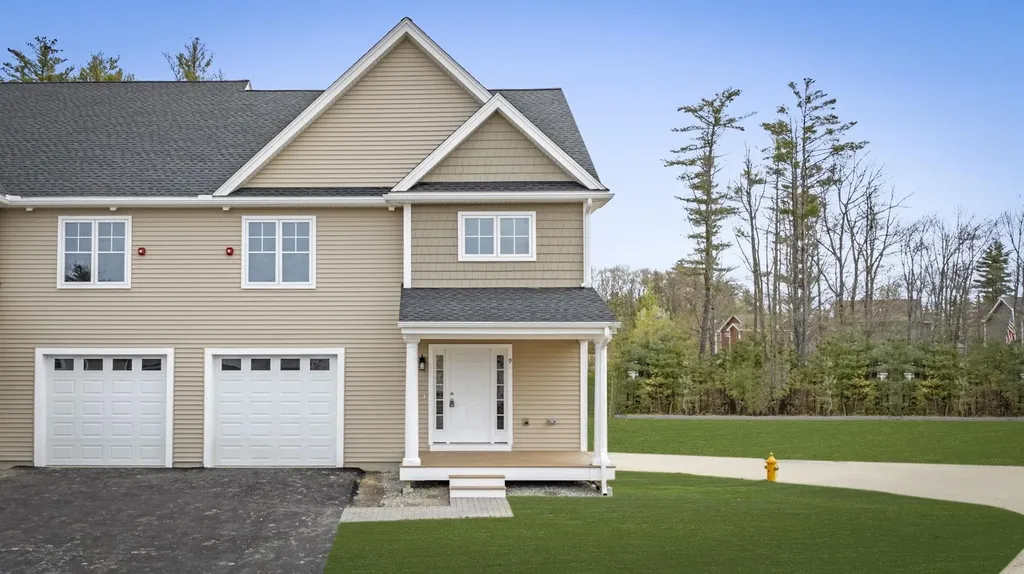 86 Centerwood Way Manchester NH 03102