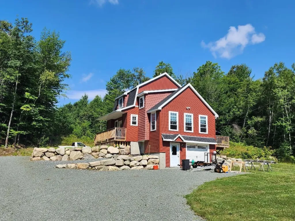 9 Candy Lane, Gorham NH Real Estate Listing MLS 5005455 Teamner