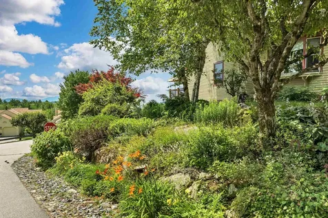 1 Highland Ridge New London NH 03257