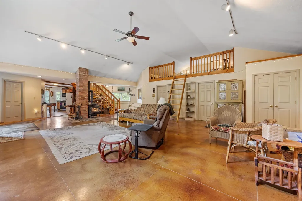 1041 Battle Street Webster NH 03303