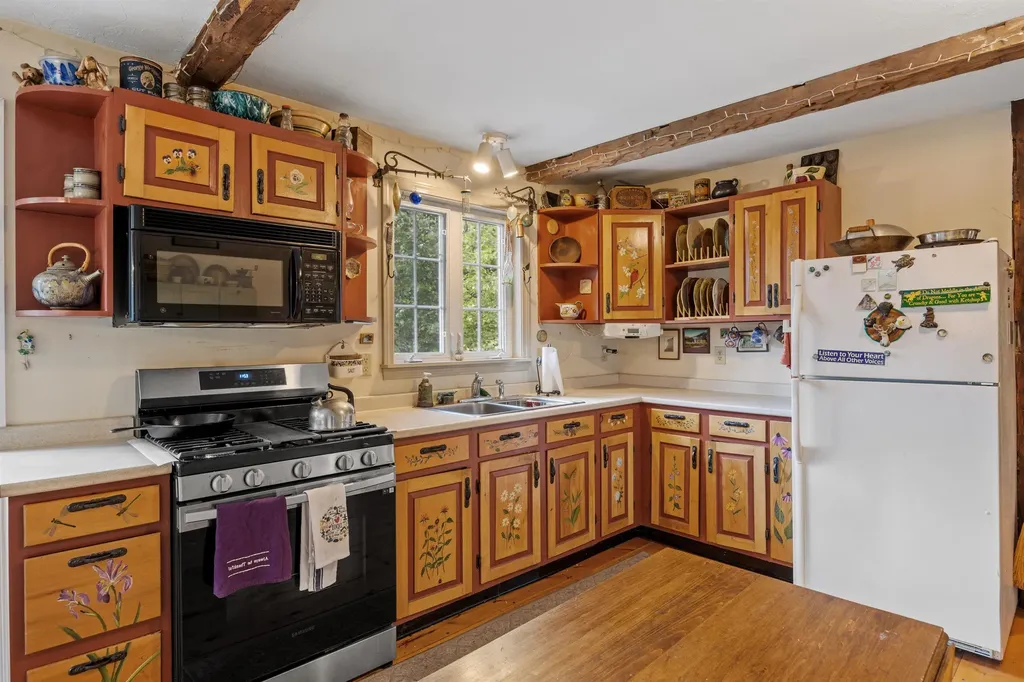 1041 Battle Street Webster NH 03303