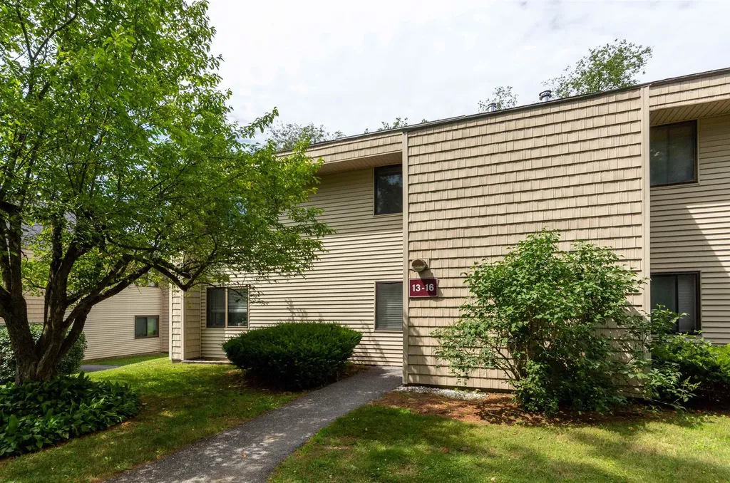 16 Bayberry Lane South Burlington VT 05403