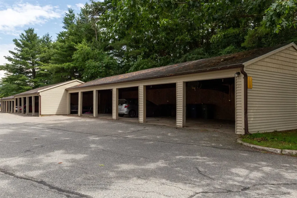 16 Bayberry Lane South Burlington VT 05403