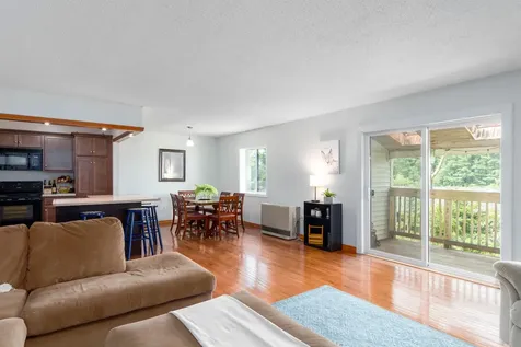 16 Bayberry Lane South Burlington VT 05403