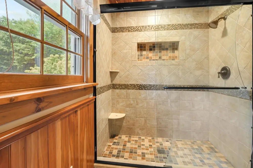 134 Crown Point North Pittsford VT 05763