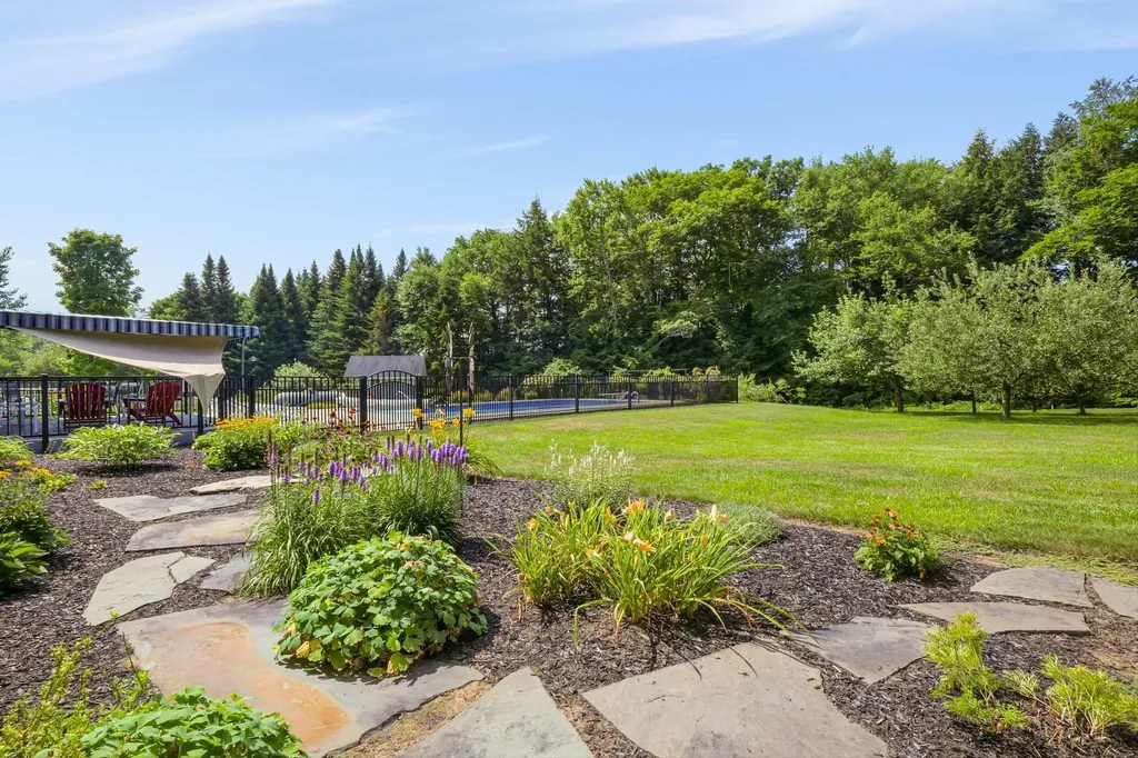 134 Crown Point North Pittsford VT 05763