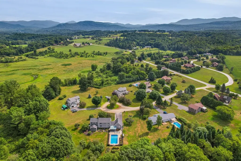 134 Crown Point North Pittsford VT 05763