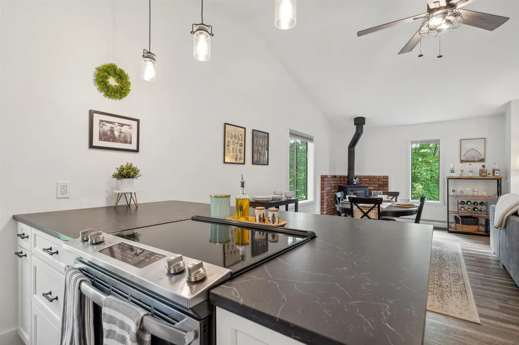 401 Old Quechee Road Hartford VT 05059