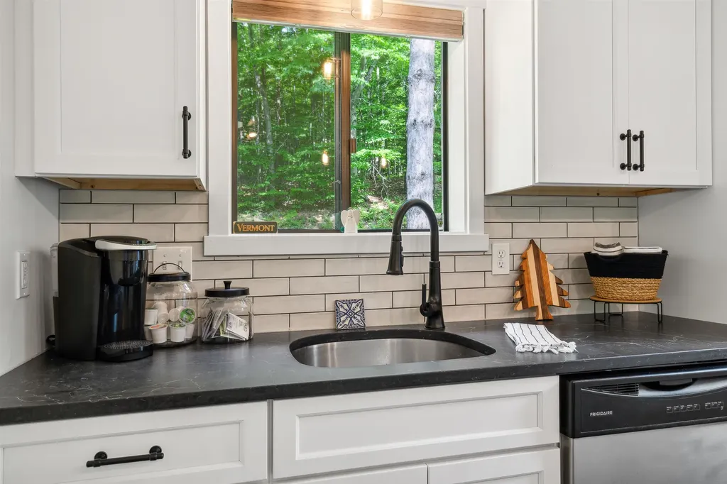 401 Old Quechee Road Hartford VT 05059