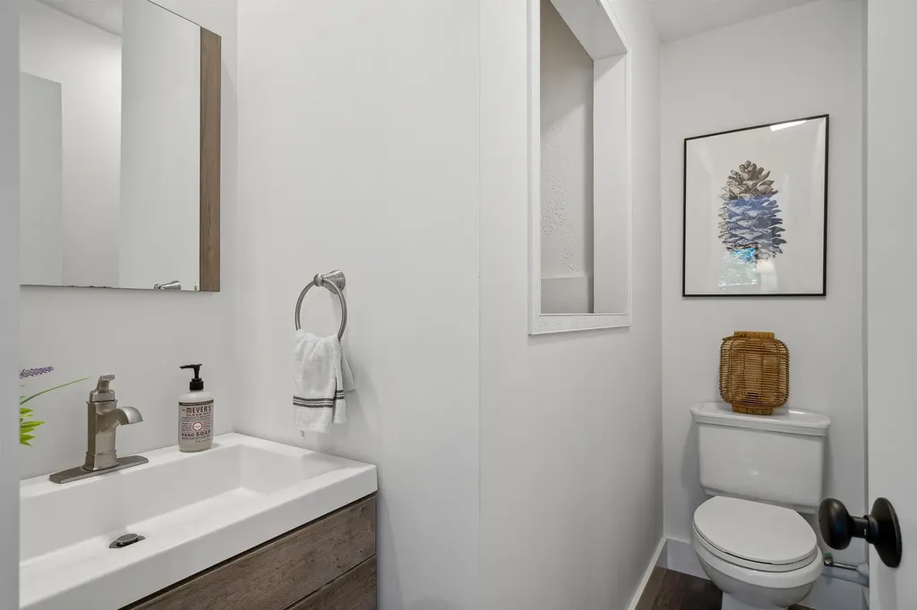 401 Old Quechee Road Hartford VT 05059