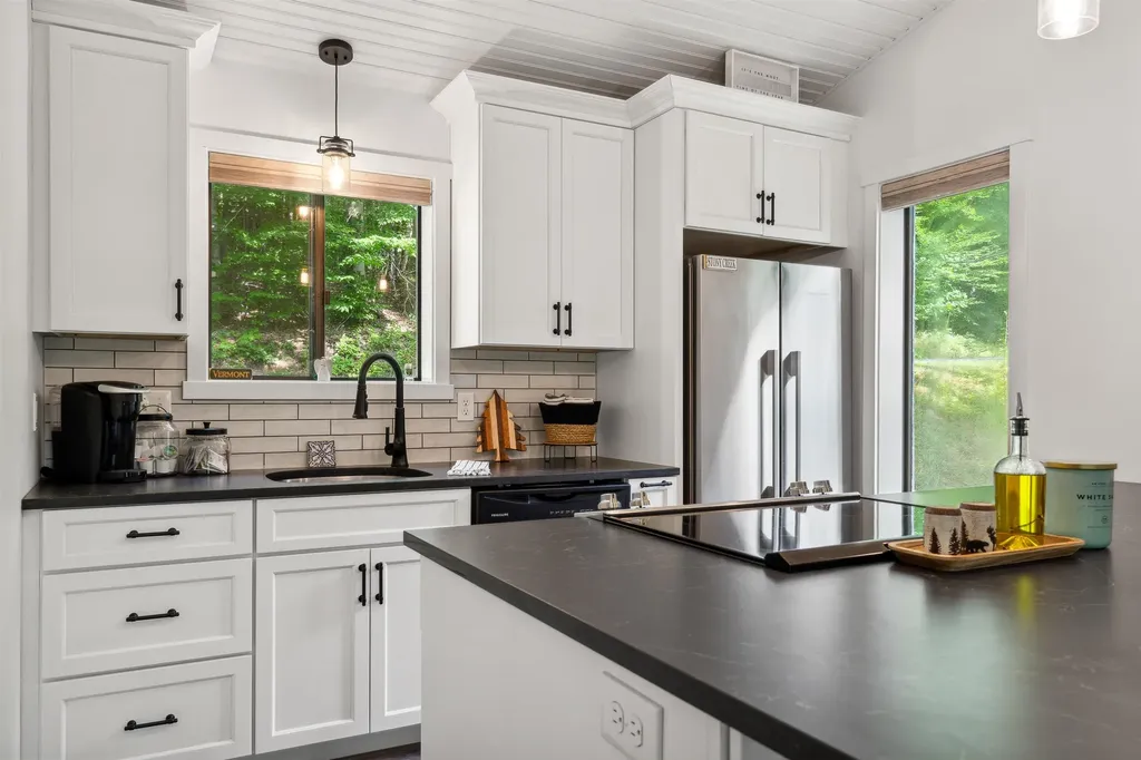 401 Old Quechee Road Hartford VT 05059