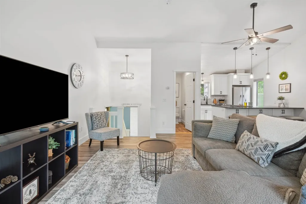 401 Old Quechee Road Hartford VT 05059