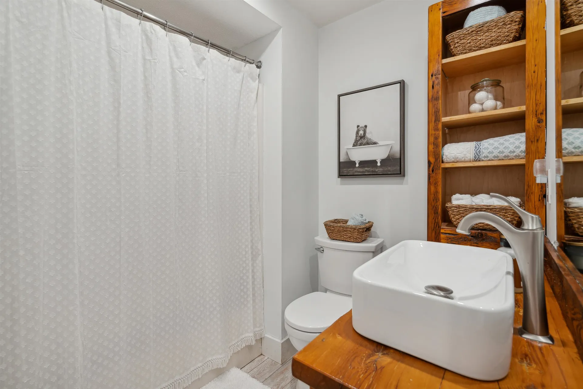 401 Old Quechee Road Hartford VT 05059