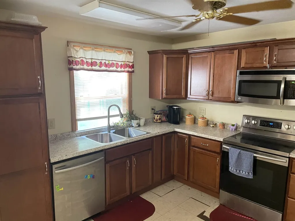 60 Charles Street Farmington NH 03835