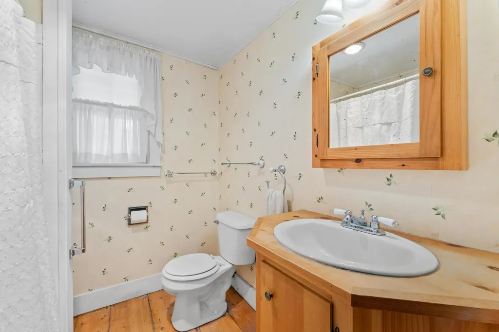 9 Dawley Road Mount Holly VT 05758