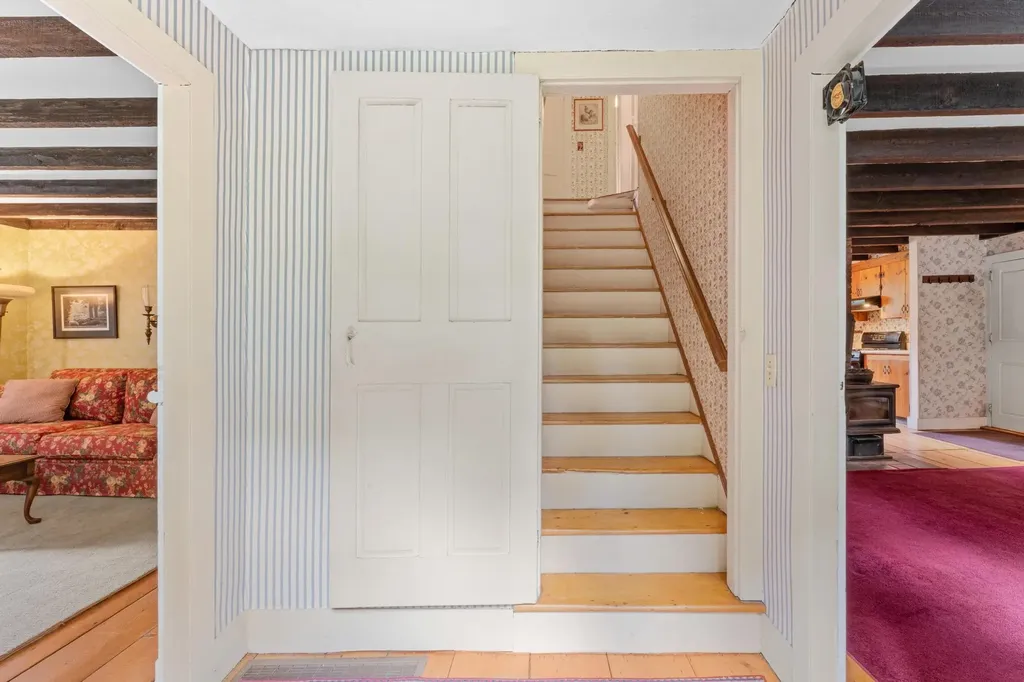 9 Dawley Road Mount Holly VT 05758