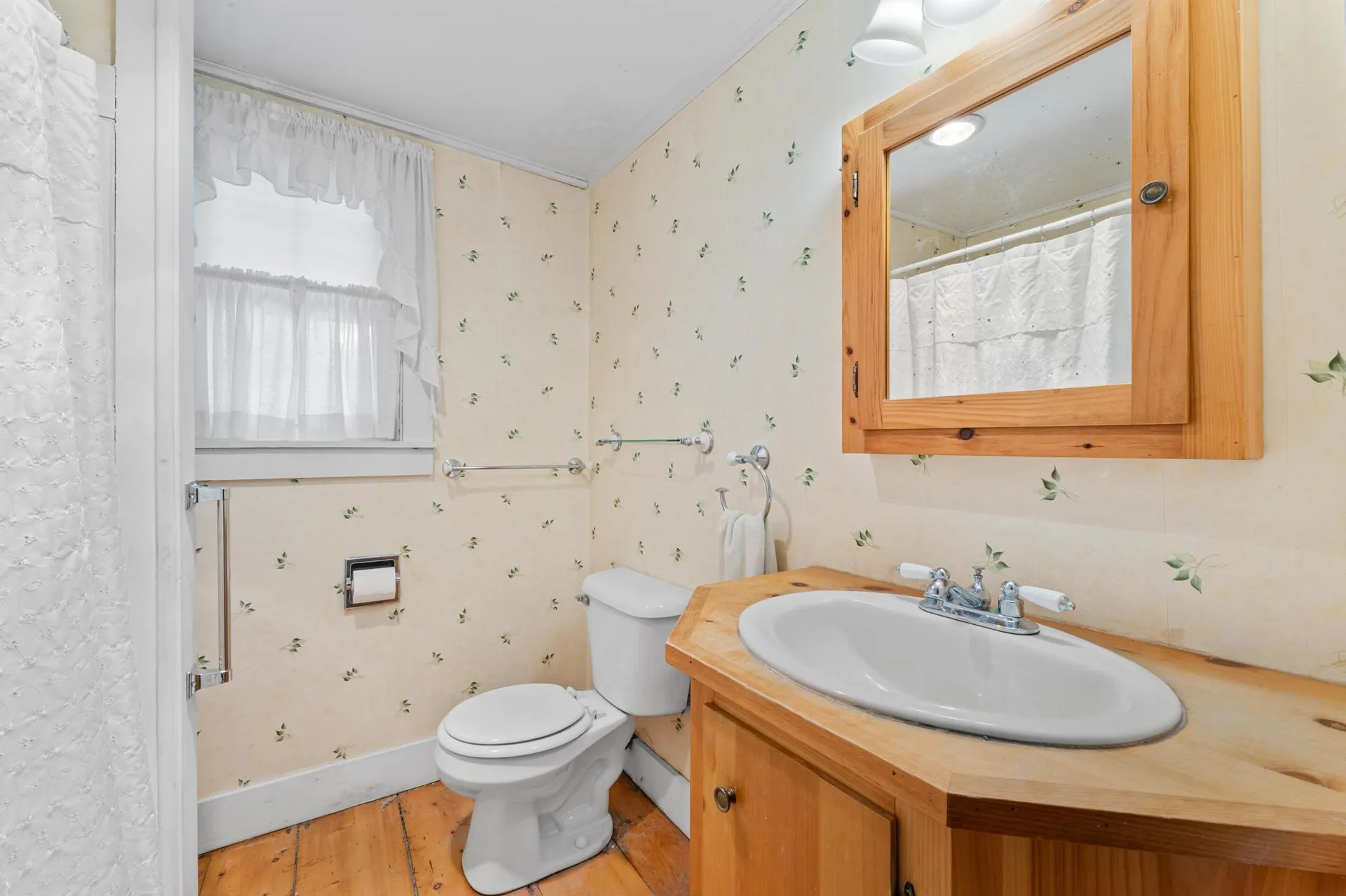 9 Dawley Road Mount Holly VT 05758