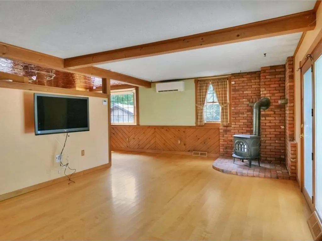 59 River Road Bristol VT 05443