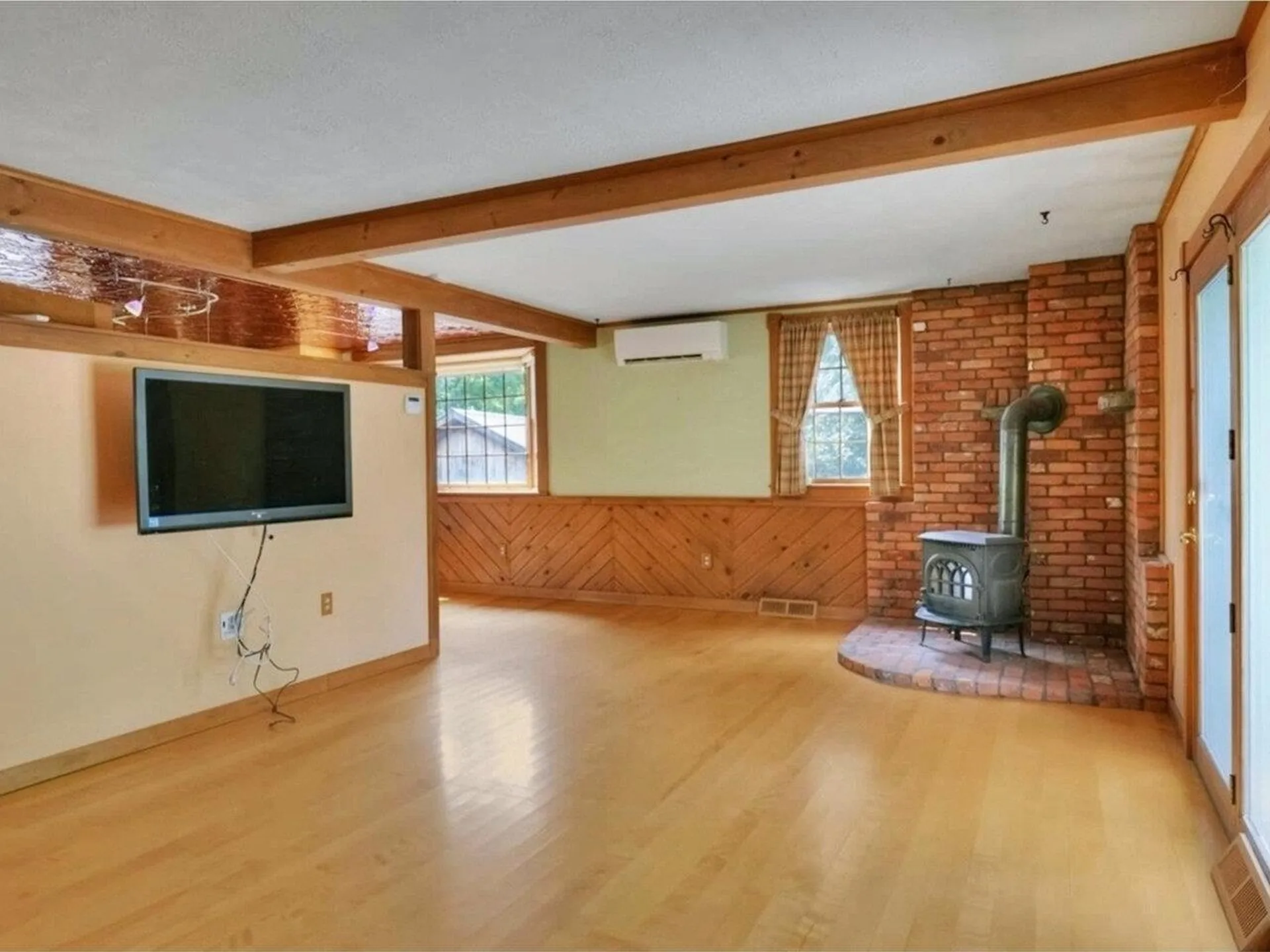 59 River Road Bristol VT 05443