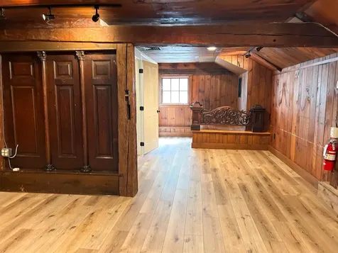 207 Main Street New London NH 03257