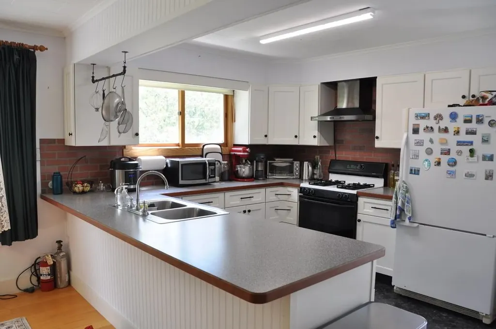 41 School House Hill Road Middlebury VT 05753